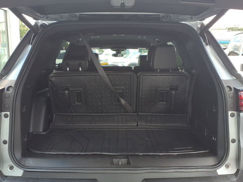 Used 2023 Chevrolet Traverse LT w/ LPO, Floor Liner Package AWD/4WD image 20