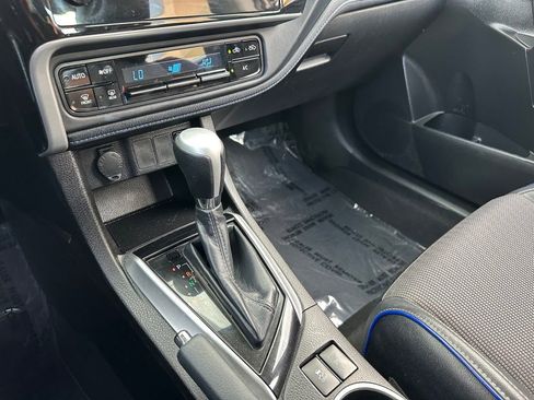 Used 2019 Toyota Corolla SE image 19