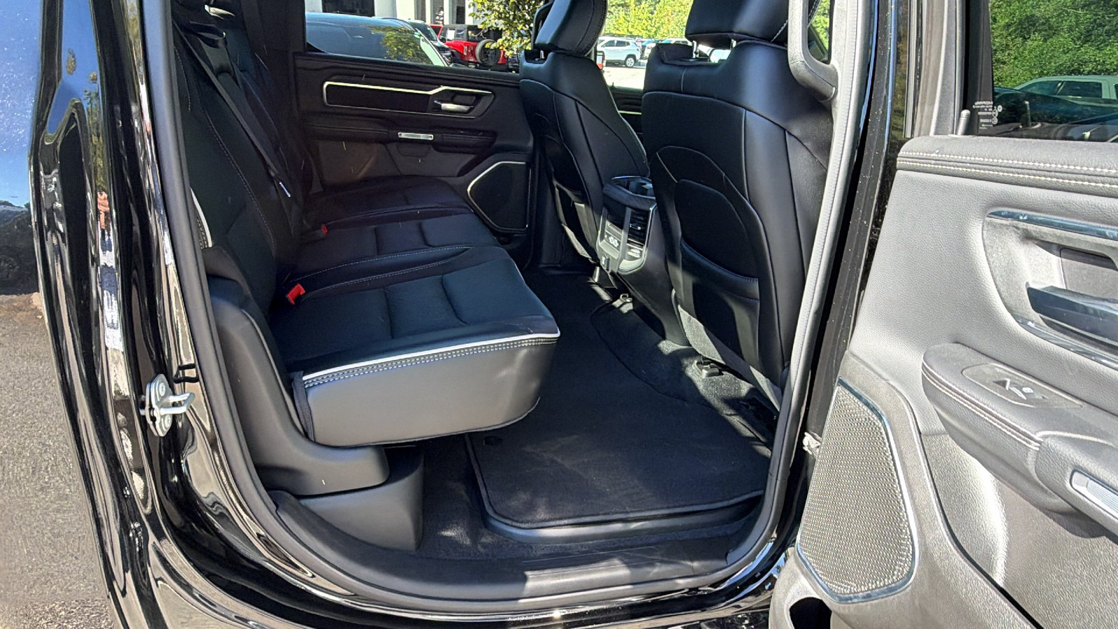 Used 2025 RAM 1500 Laramie w/ Sport Appearance Package AWD/4WD image 23