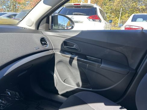 Used 2013 Chevrolet Cruze LT image 12