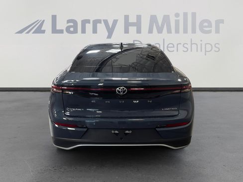 Certified 2026 Toyota Crown AWD/4WD image 4