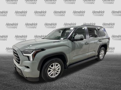 Used 2025 Toyota Sequoia SR5 w/ SR5 Premium Package AWD/4WD image 5
