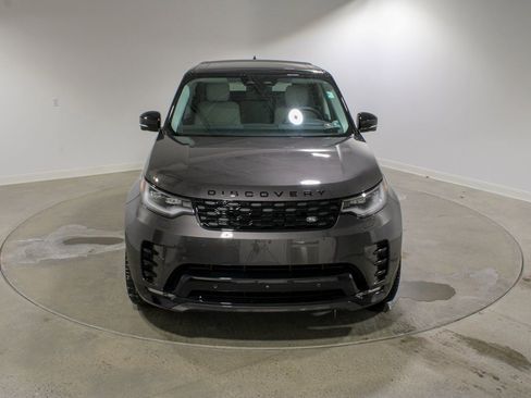 Used 2025 Land Rover Discovery Dynamic SE image 8