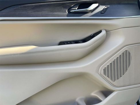 New 2025 Jeep Grand Cherokee L Limited w/ Black Appearance Package image 26