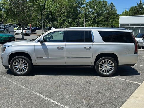Used 2016 Cadillac Escalade ESV Premium AWD/4WD image 2