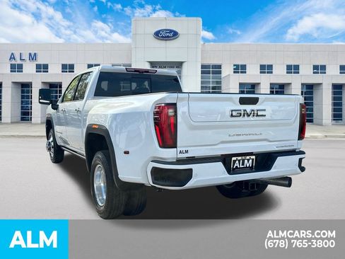 Used 2025 GMC Sierra 3500 Denali Ultimate image 9