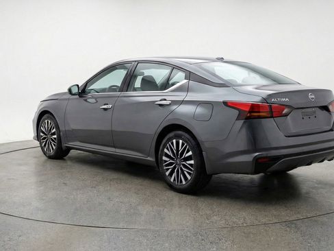 Used 2025 Nissan Altima 2.5 SV image 6