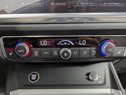 Certified 2025 Audi Q3 2.0T Premium Plus w/ Premium Plus Package image 24