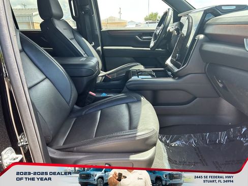 Used 2025 GMC Yukon XL Denali AWD/4WD image 20