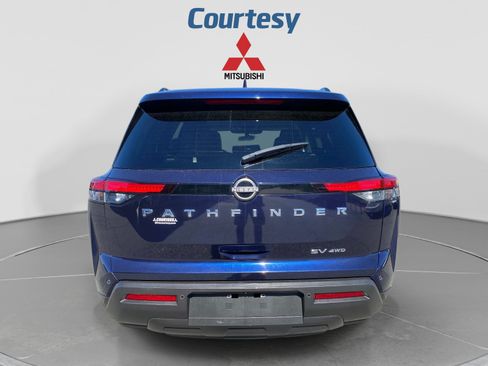 Used 2022 Nissan Pathfinder SV AWD/4WD image 5