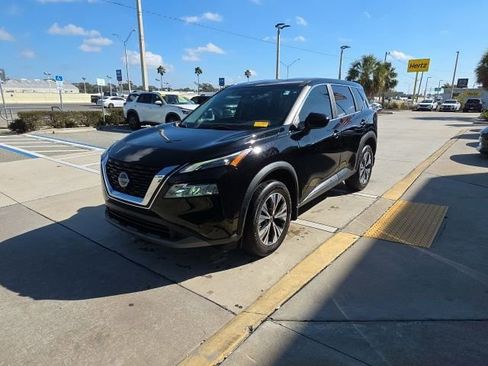 Used 2023 Nissan Rogue SV image 9