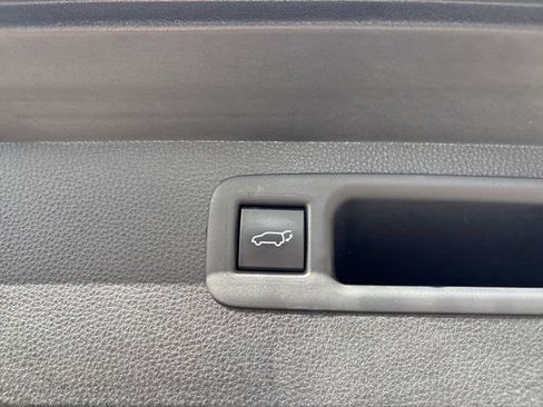 Used 2022 Toyota Highlander XLE image 8