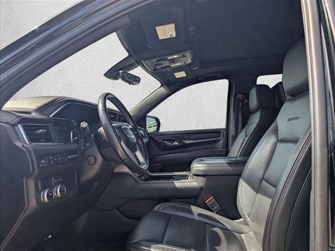 Used 2021 GMC Yukon Denali w/ Denali Premium Package RWD image 11