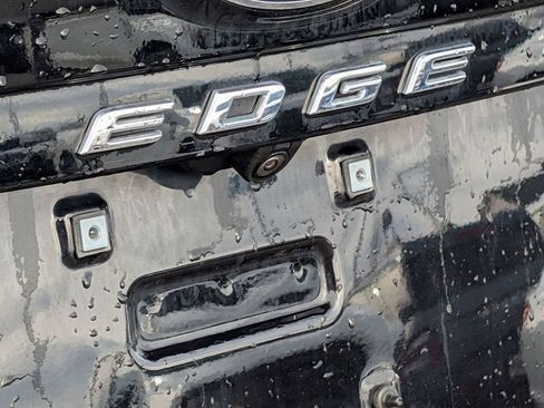 Used 2024 Ford Edge Titanium image 13