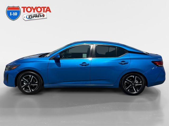 Used 2024 Nissan Sentra SV FWD image 2