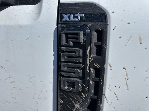 Used 2023 Ford F250 XLT w/ XLT Premium Package image 7