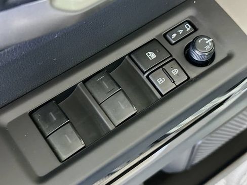 Used 2025 Toyota Tundra Limited AWD/4WD image 20