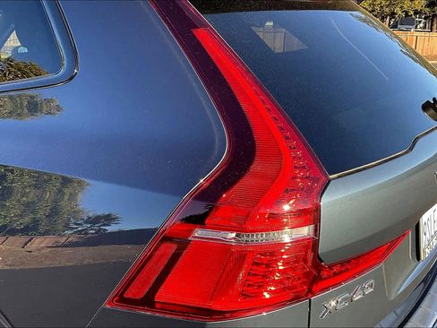 Used 2025 Volvo XC60 B5 Core w/ Protection Package Premier image 32