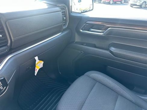 Used 2024 Chevrolet Silverado 1500 LT AWD/4WD image 16
