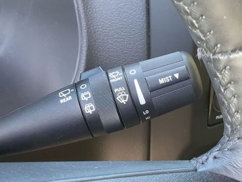 Used 2015 Jeep Patriot High Altitude FWD image 25