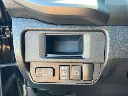 Certified 2019 Toyota Tacoma TRD Off-Road AWD/4WD image 10