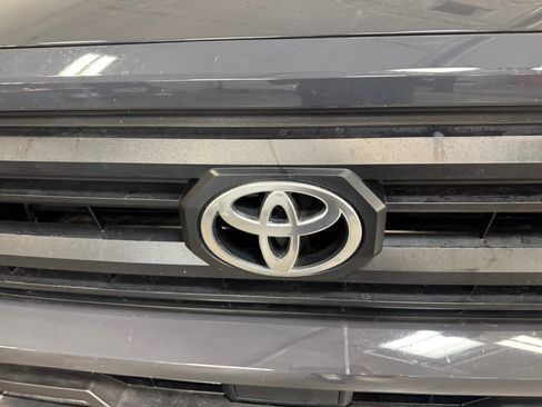 Certified 2025 Toyota Tacoma SR5 AWD/4WD image 23