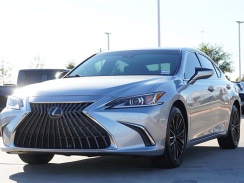 Used 2024 Lexus ES 250 w/ Premium Package image 3