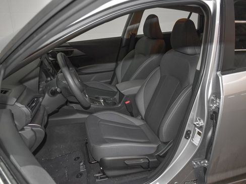 Certified 2025 Subaru Impreza 2.0i image 18