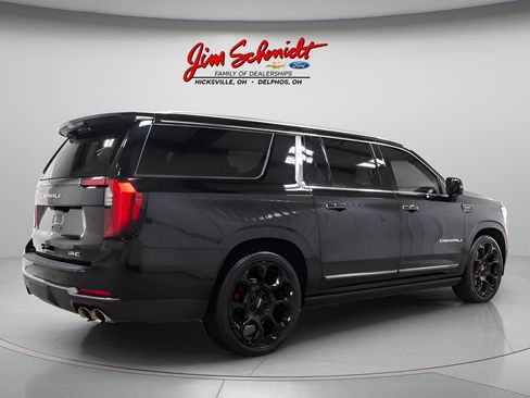 Used 2025 GMC Yukon XL Denali Ultimate AWD/4WD image 6