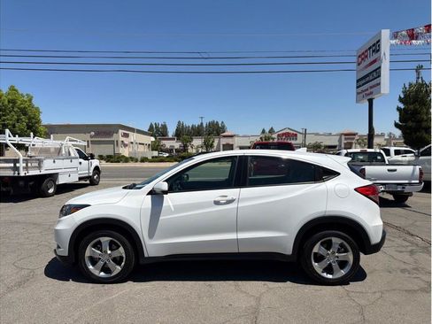 Used 2017 Honda HR-V LX image 17