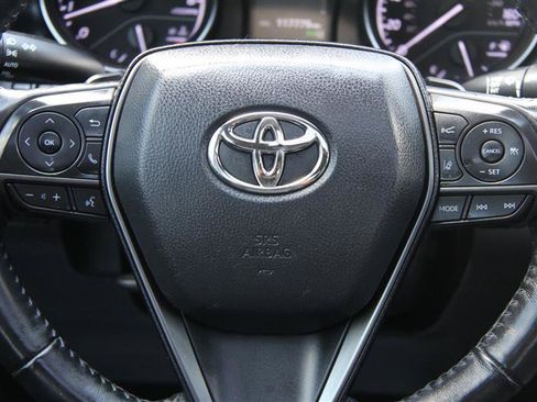 Used 2022 Toyota Camry SE w/ Cold Weather Package FWD image 27