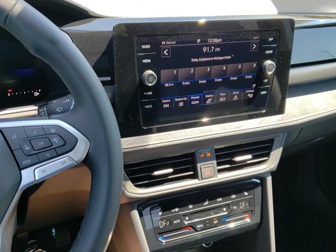 New 2026 Volkswagen Taos SE AWD/4WD image 11