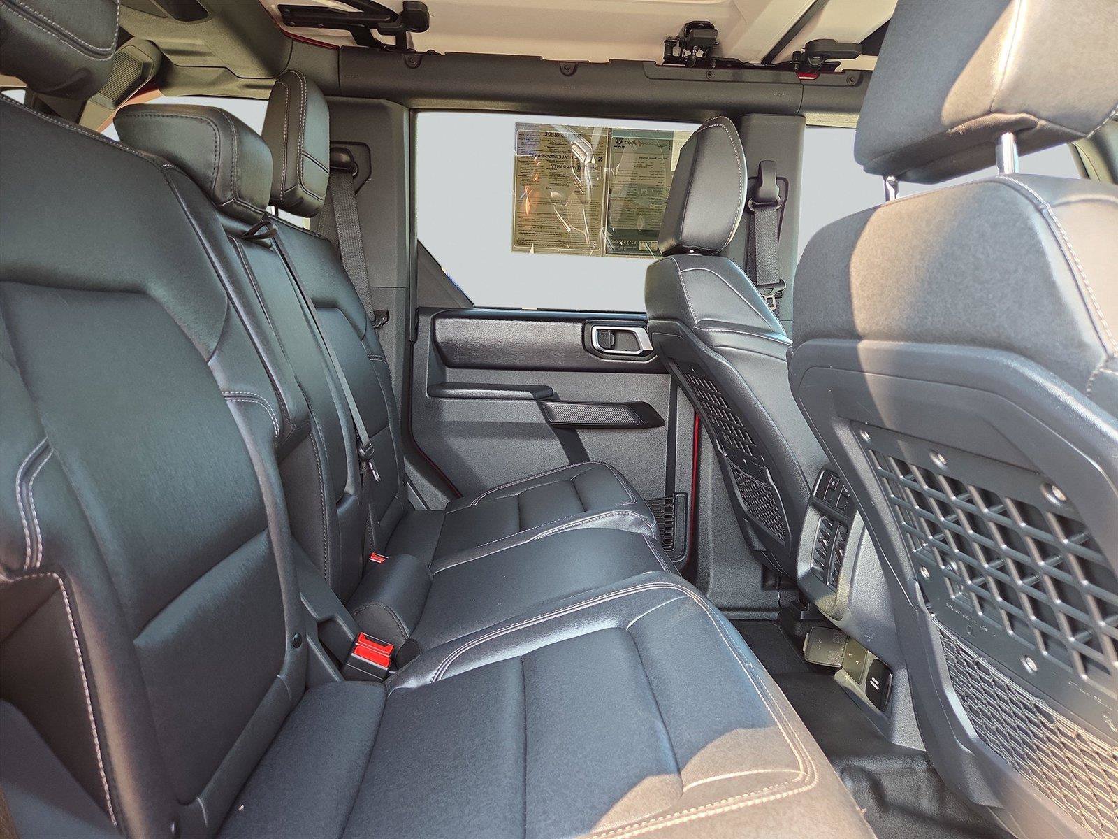 Used 2025 Ford Bronco Badlands AWD/4WD image 36