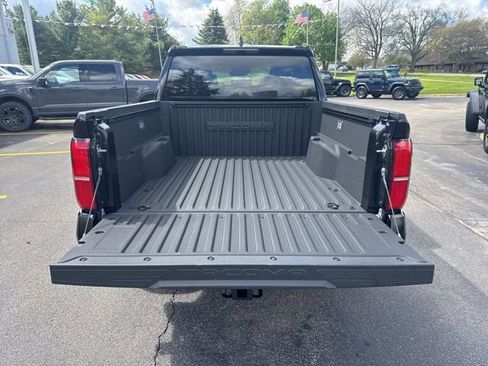 Used 2024 Toyota Tacoma TRD Off-Road AWD/4WD image 7