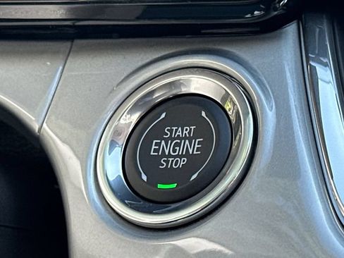New 2026 Chevrolet Trax LT w/ LT Convenience Package FWD image 28
