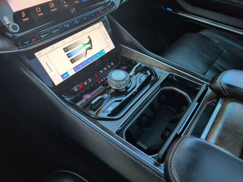 Used 2022 Jeep Grand Wagoneer Series II w/ Convenience Group III image 5