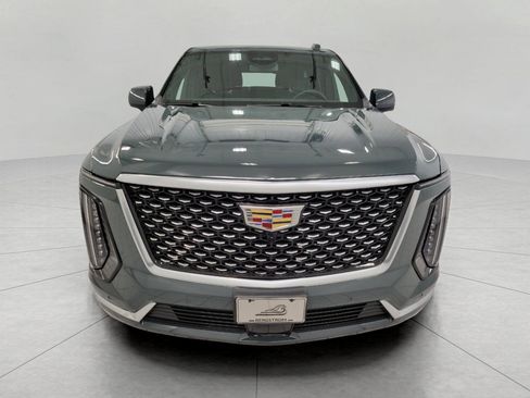 Used 2025 Cadillac Escalade Luxury w/ LPO, Floor Liner Package AWD/4WD image 14