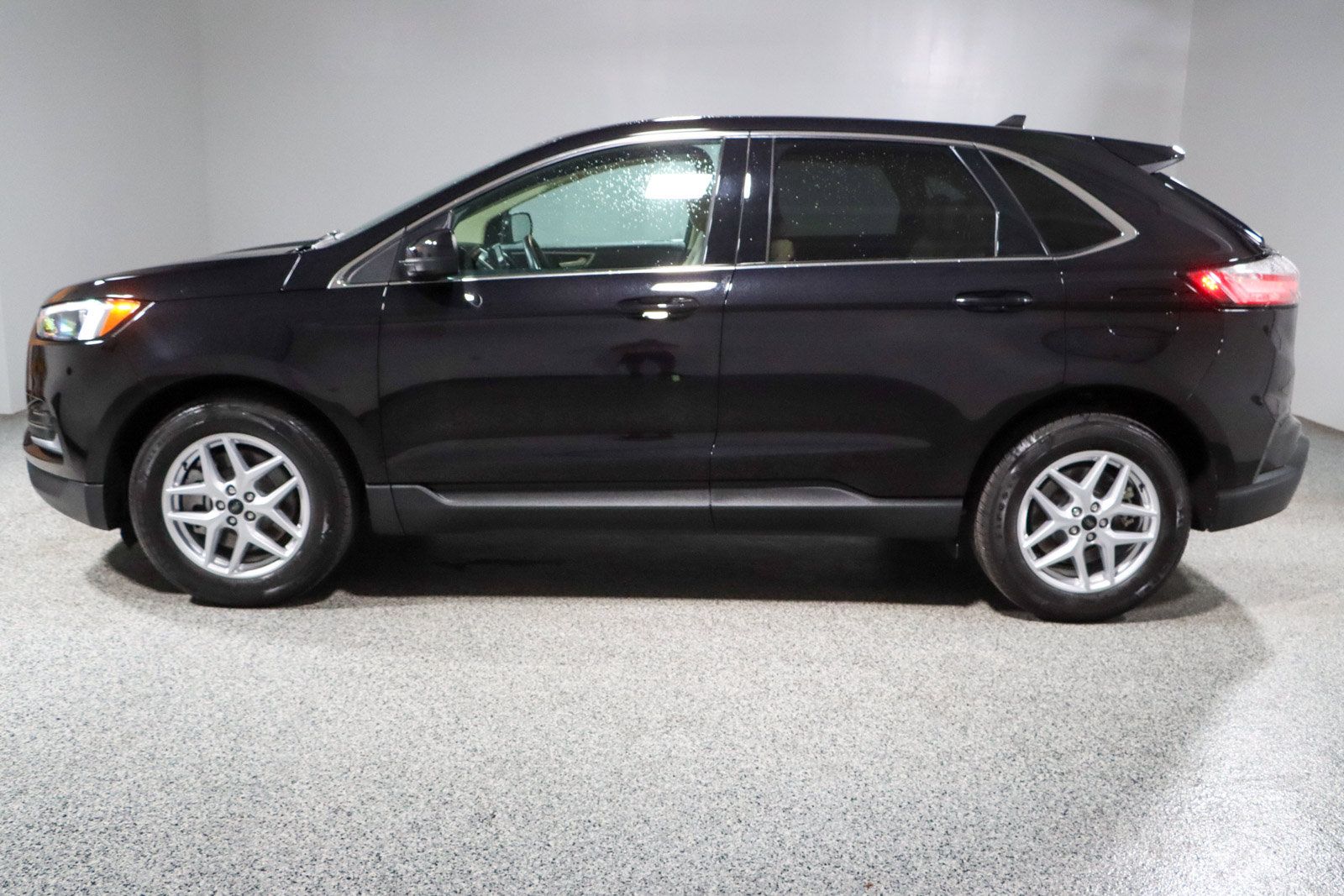 Used 2023 Ford Edge SEL AWD/4WD image 10