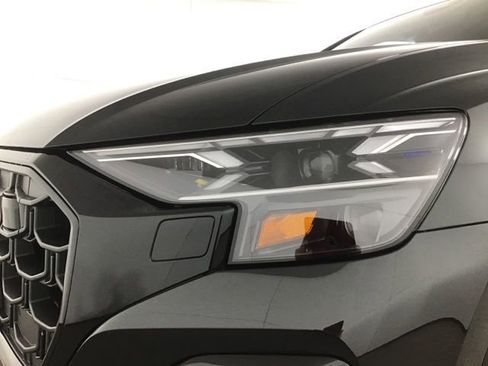 Used 2024 Audi SQ8 Prestige w/ Prestige Package image 27