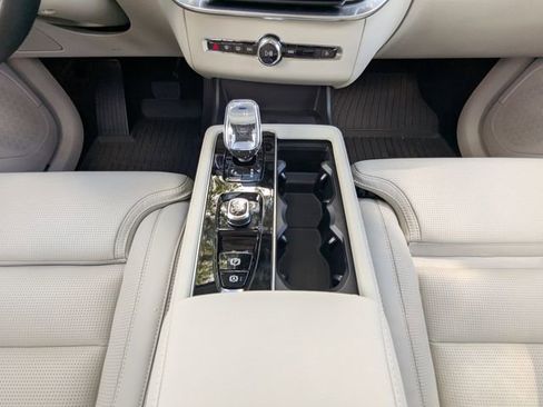 New 2026 Volvo XC90 B6 Ultra w/ Protection Package AWD/4WD image 23