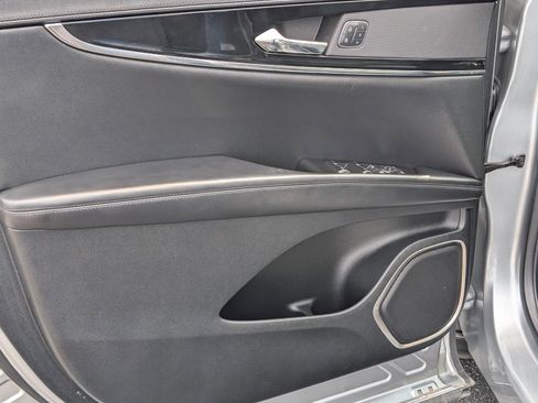 Used 2022 Lincoln Nautilus Reserve image 16