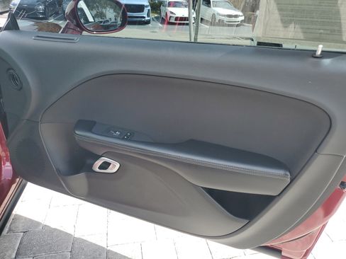 Used 2019 Dodge Challenger R/T RWD image 10