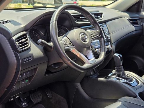 Used 2017 Nissan Rogue SL FWD image 13
