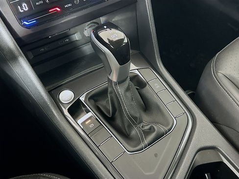 Used 2024 Volkswagen Tiguan SE image 24