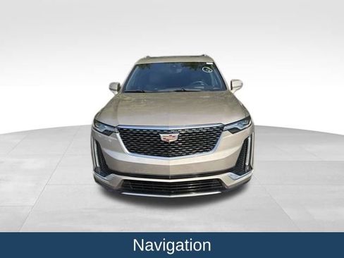 Used 2022 Cadillac XT6 Premium Luxury w/ Technology Package FWD image 3
