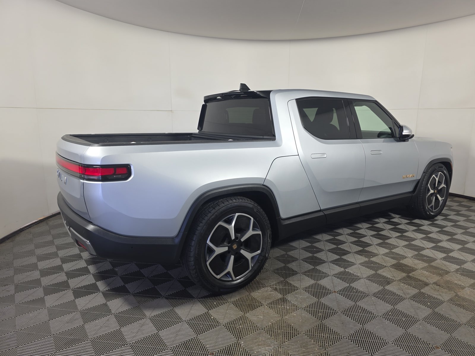 Used 2024 Rivian R1T Adventure Quad AWD/4WD image 5