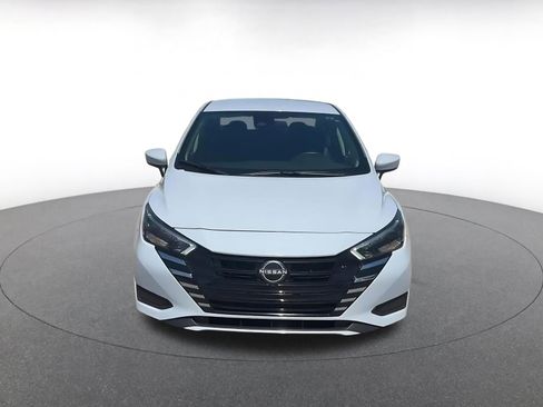 Used 2025 Nissan Versa SV image 4