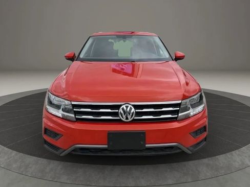 Used 2019 Volkswagen Tiguan SE FWD image 2