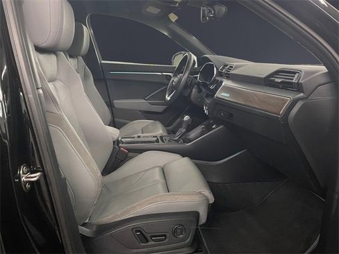 Used 2022 Audi Q3 2.0T Premium Plus w/ Premium Plus Package image 15