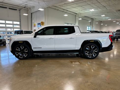 Used 2025 GMC Sierra EV Denali AWD/4WD image 5